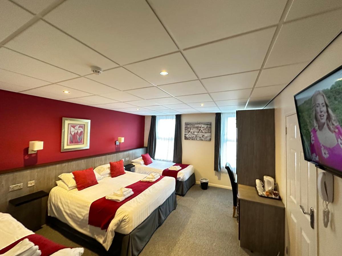 The Port Hotel Portrush Exteriör bild