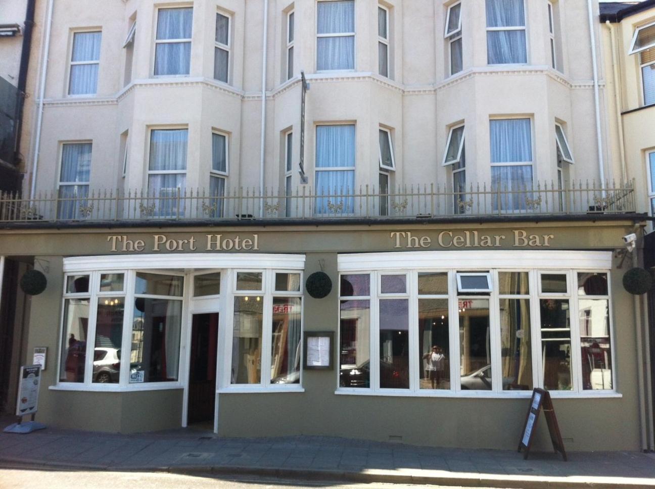 The Port Hotel Portrush Exteriör bild