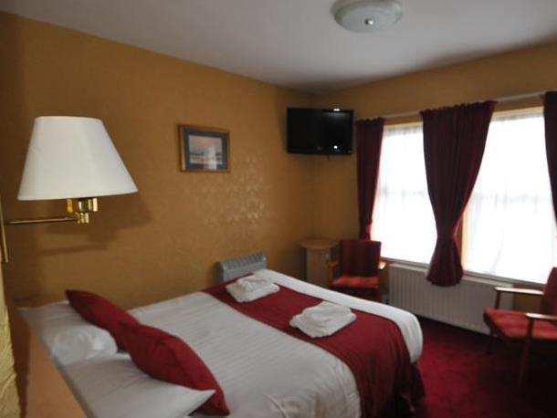 The Port Hotel Portrush Exteriör bild